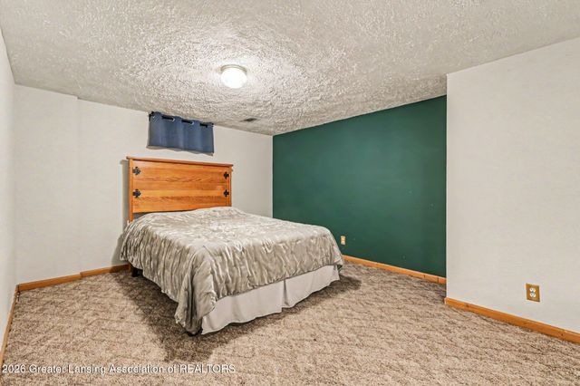 6950 Delta River Drive, Lansing, MI 48906