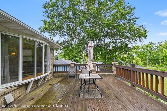 6950 Delta River Drive, Lansing, MI 48906