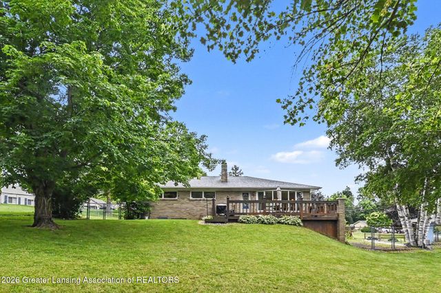 6950 Delta River Drive, Lansing, MI 48906