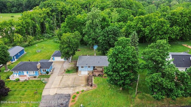 6950 Delta River Drive, Lansing, MI 48906