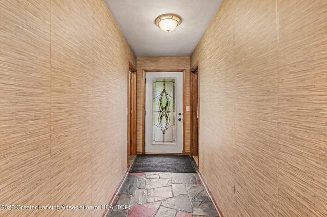6950 Delta River Drive, Lansing, MI 48906