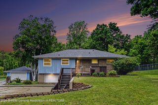6950 Delta River Drive, Lansing, MI 48906