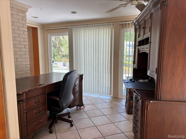 1918 Sherwood Glen, Bloomfield Hills, MI 48302