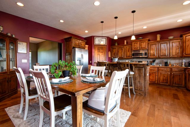 2452 N Arrow Lane, Springfield, MO 65802