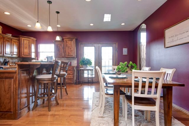 2452 N Arrow Lane, Springfield, MO 65802
