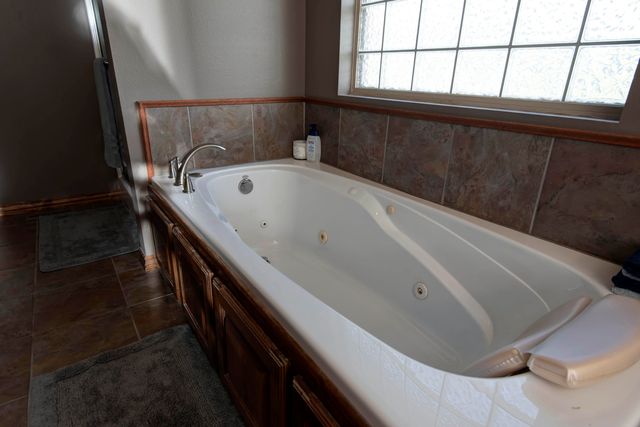 2452 N Arrow Lane, Springfield, MO 65802