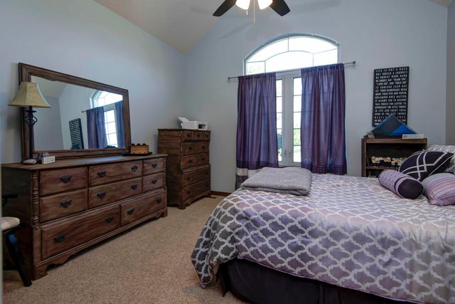 2452 N Arrow Lane, Springfield, MO 65802