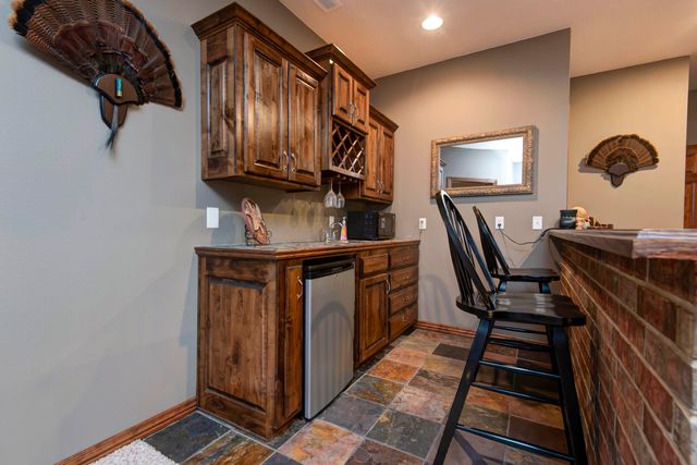 2452 N Arrow Lane, Springfield, MO 65802
