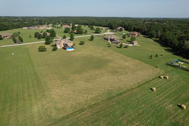 2452 N Arrow Lane, Springfield, MO 65802