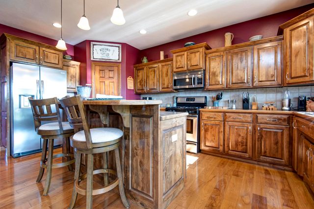 2452 N Arrow Lane, Springfield, MO 65802