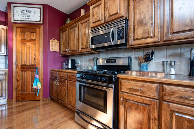 2452 N Arrow Lane, Springfield, MO 65802