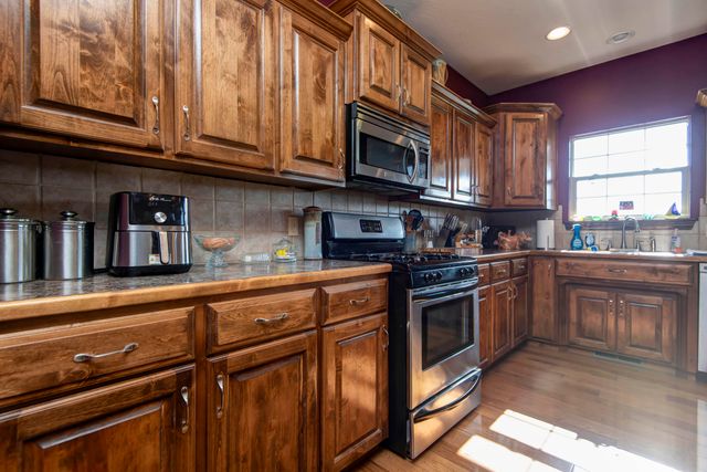 2452 N Arrow Lane, Springfield, MO 65802