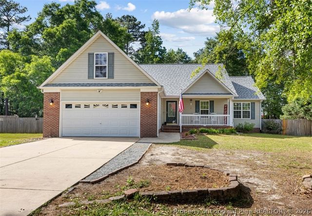549 Woodberry Circle, Raeford, NC 28376