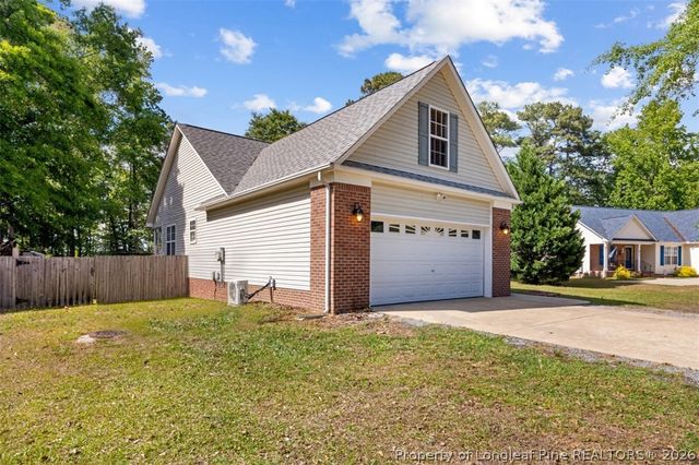 549 Woodberry Circle, Raeford, NC 28376