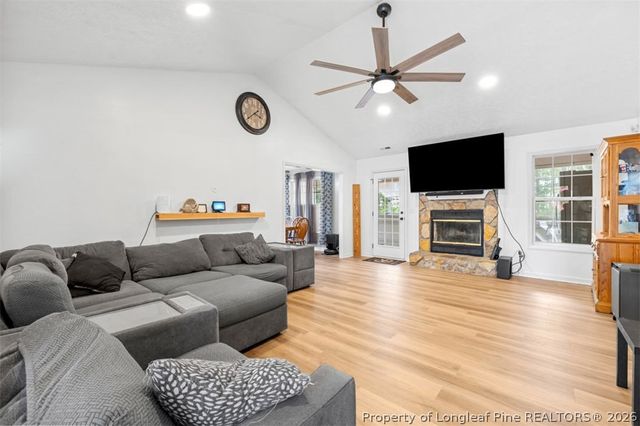 549 Woodberry Circle, Raeford, NC 28376