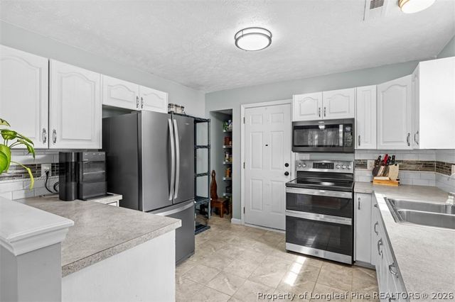 549 Woodberry Circle, Raeford, NC 28376