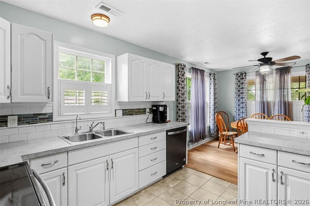 549 Woodberry Circle, Raeford, NC 28376