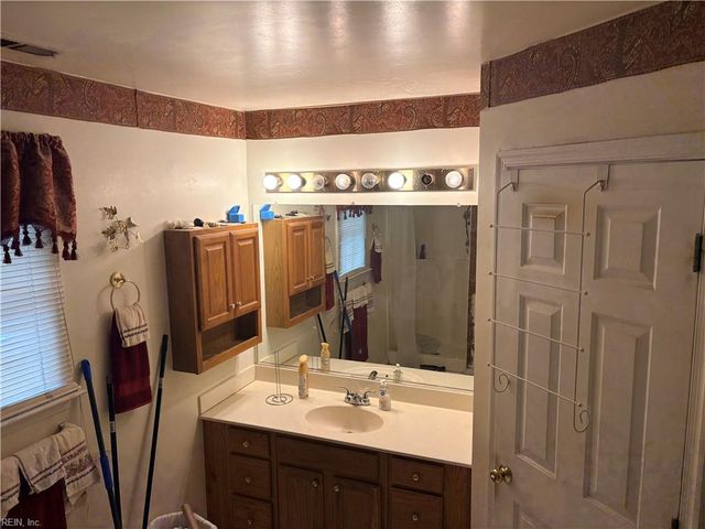 3017 Bill Reid CT, Chesapeake, VA 23324