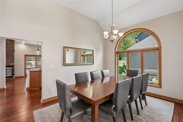 910 SE Brentwood Drive, Waukee, IA 50263