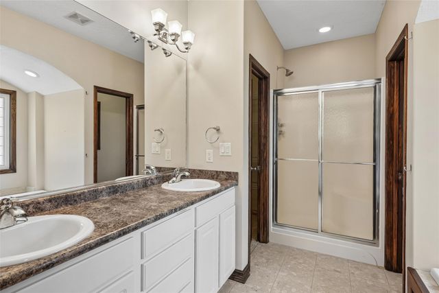 910 SE Brentwood Drive, Waukee, IA 50263