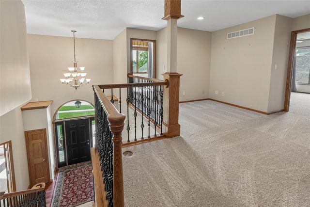 910 SE Brentwood Drive, Waukee, IA 50263