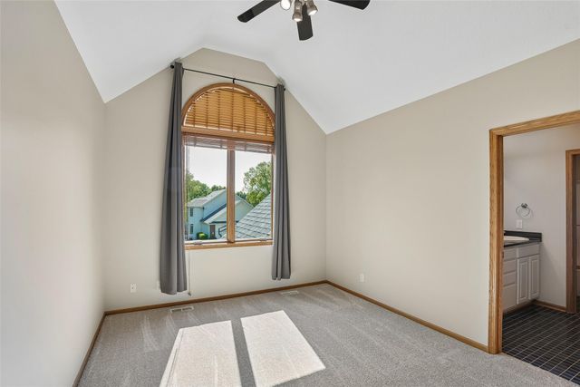 910 SE Brentwood Drive, Waukee, IA 50263