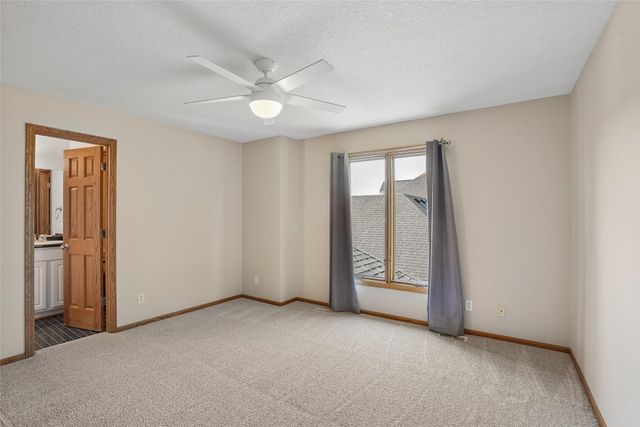 910 SE Brentwood Drive, Waukee, IA 50263