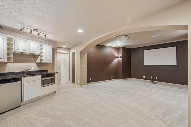 910 SE Brentwood Drive, Waukee, IA 50263