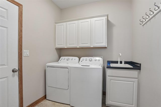 910 SE Brentwood Drive, Waukee, IA 50263