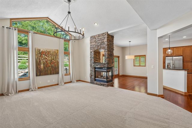910 SE Brentwood Drive, Waukee, IA 50263