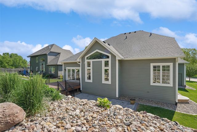 910 SE Brentwood Drive, Waukee, IA 50263