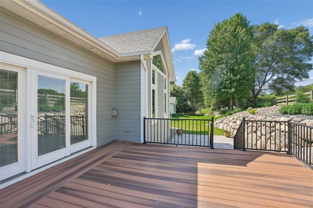 910 SE Brentwood Drive, Waukee, IA 50263