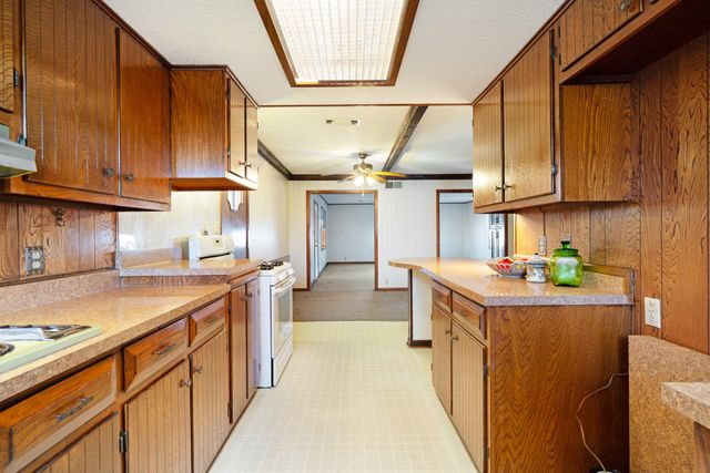 175 45th Street SW, Paris, TX 75460