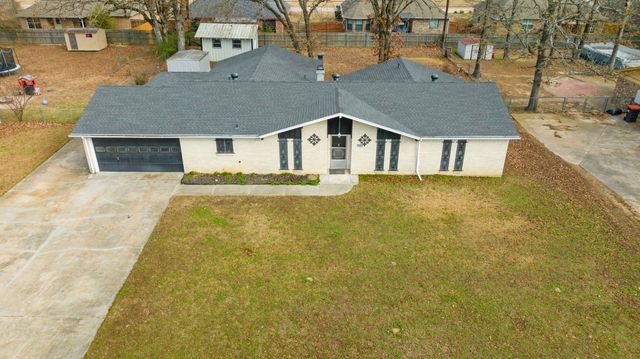 175 45th Street SW, Paris, TX 75460