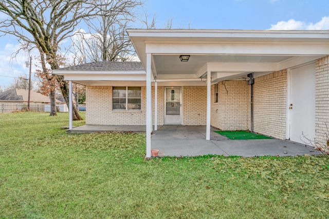 175 45th Street SW, Paris, TX 75460