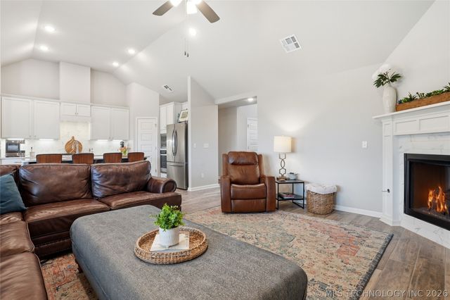 3805 E 154th Place S, Bixby, OK 74008