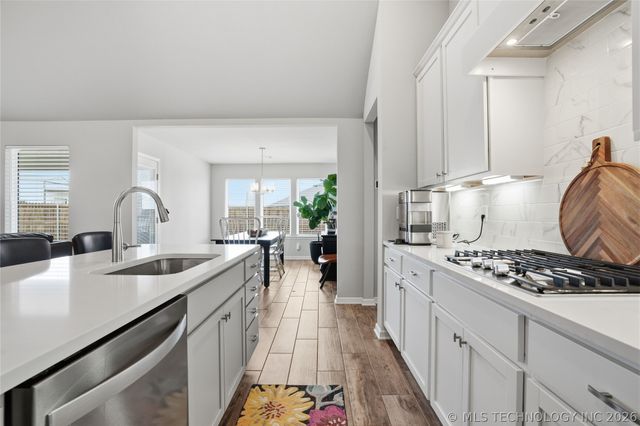 3805 E 154th Place S, Bixby, OK 74008