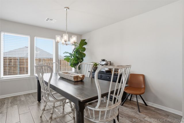 3805 E 154th Place S, Bixby, OK 74008