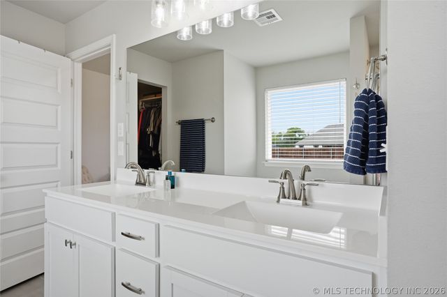 3805 E 154th Place S, Bixby, OK 74008
