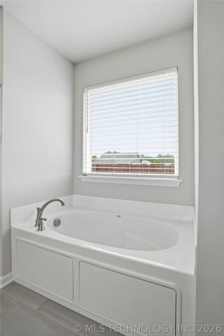 3805 E 154th Place S, Bixby, OK 74008