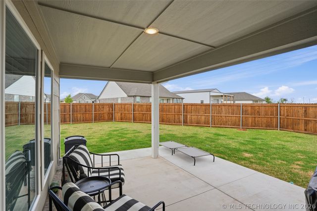 3805 E 154th Place S, Bixby, OK 74008