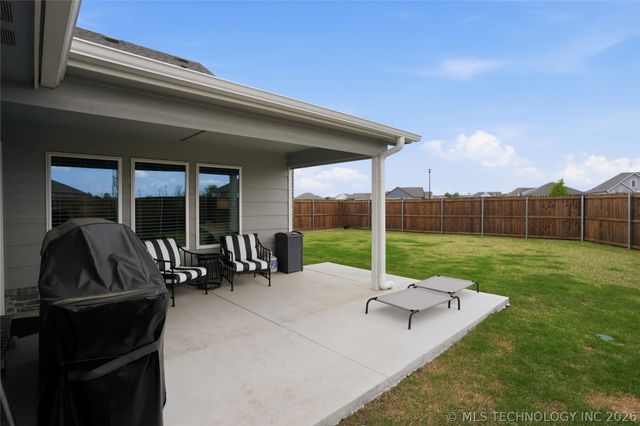 3805 E 154th Place S, Bixby, OK 74008