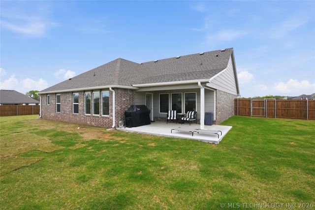 3805 E 154th Place S, Bixby, OK 74008
