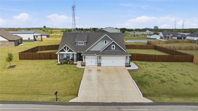 3805 E 154th Place S, Bixby, OK 74008