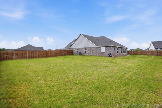 3805 E 154th Place S, Bixby, OK 74008
