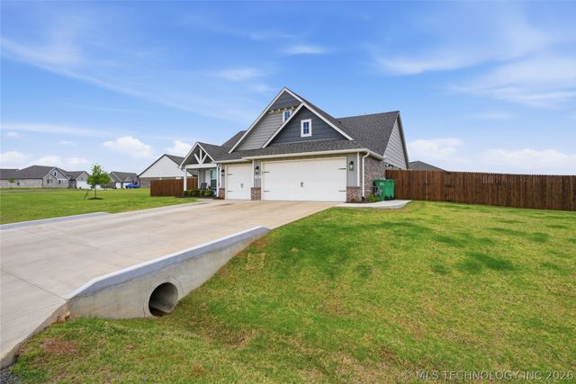 3805 E 154th Place S, Bixby, OK 74008