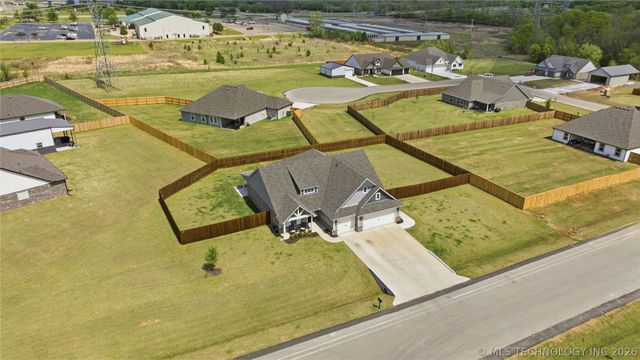 3805 E 154th Place S, Bixby, OK 74008