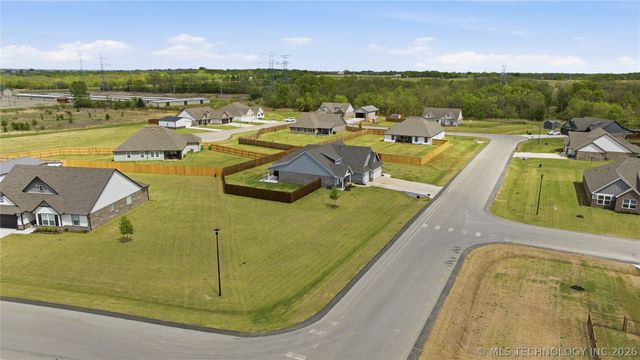 3805 E 154th Place S, Bixby, OK 74008