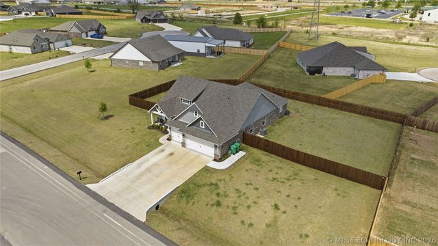 3805 E 154th Place S, Bixby, OK 74008