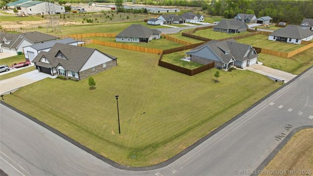 3805 E 154th Place S, Bixby, OK 74008